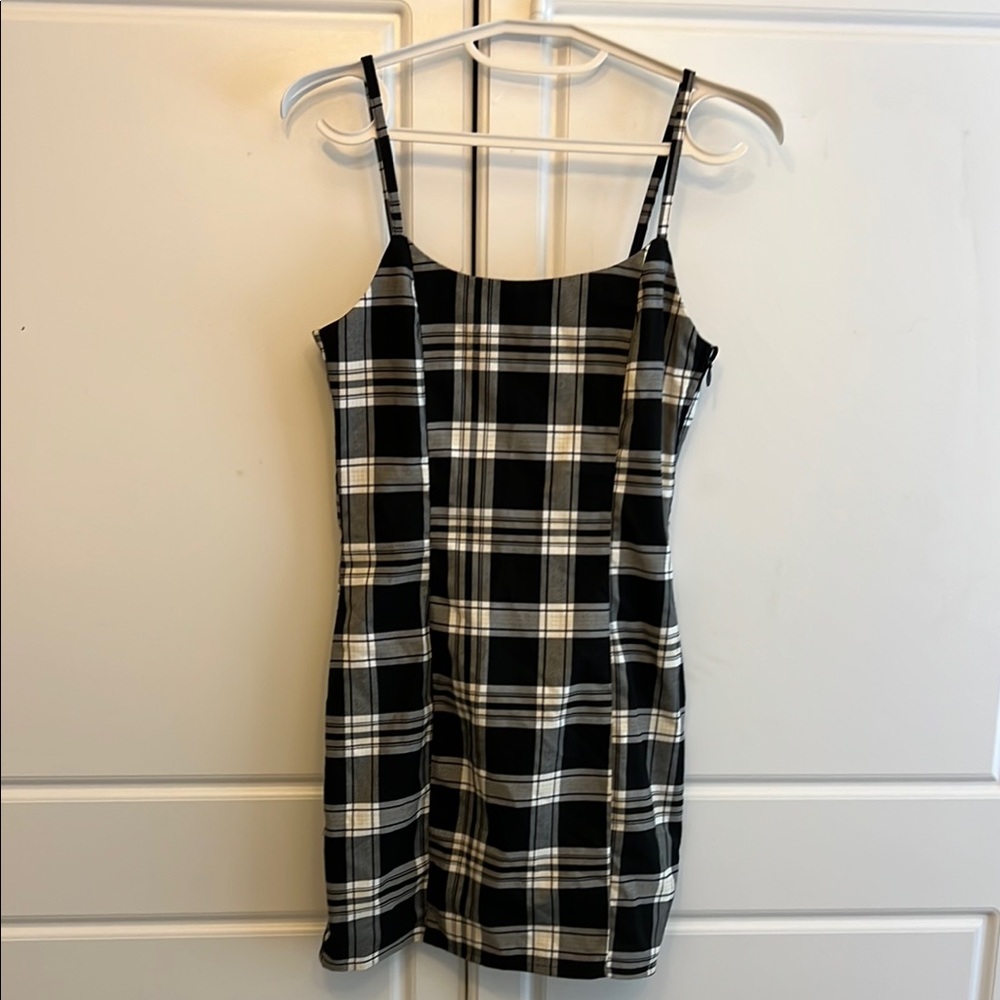 H&M Black and White Sheath Mini Dress